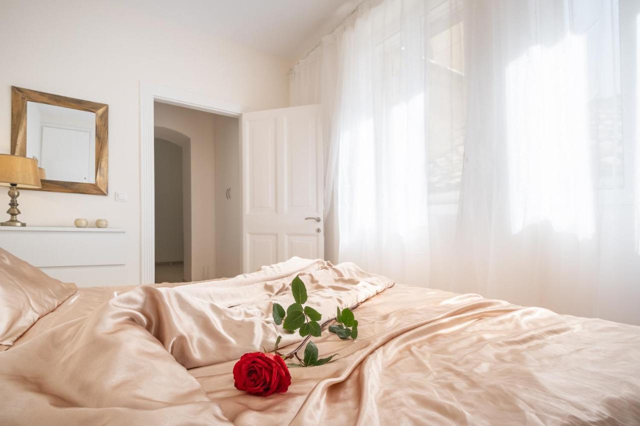 Nadiona Suites Red & Cream Corfu (city) Exterior foto